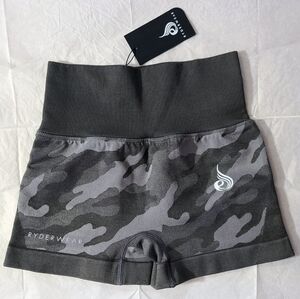 BNWT - Ryderwear - (Size XS) Charcoal/Black Camo Seamless Booty Women's Shorts